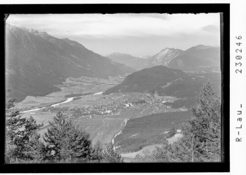[Blick auf Telfs und Inntal mit Tschirgant und Venetberg Tirol]