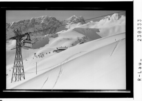 [Höfener Alpe mit Hahnenkammbahn und Alpengasthaus Singer gegen Gaichtspitze / Ausserfern / Tirol]