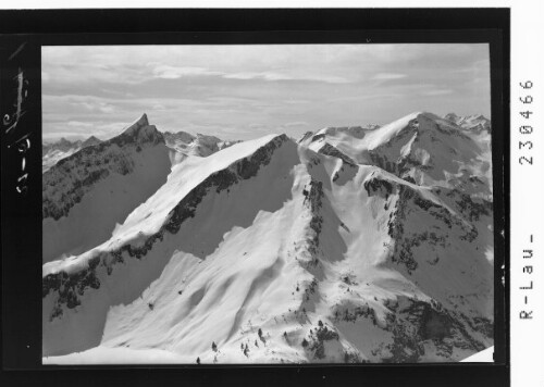 [Traunalpsee mit Roter Spitze - Geierköpfle und Kugelhorn / Ausserfern / Tirol]