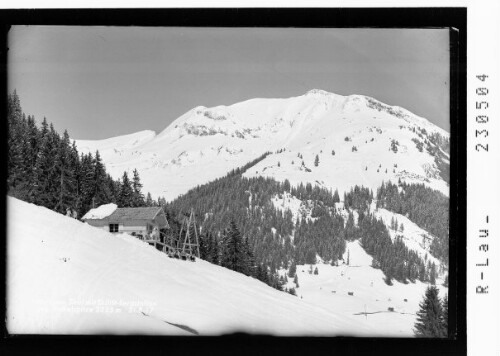 Holzgau in Tirol mit Skilift - Bergstation gegen Jöchlspitze 2225 m