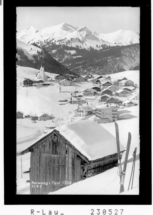 Berwang in Tirol 1336 m : [Berwang gegen Liegfeistgruppe / Ausserfern]