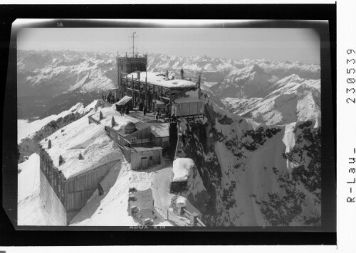 [Blick von der Zugspitze gegen Lechtaler Alpen und Allgäuer Alpen]