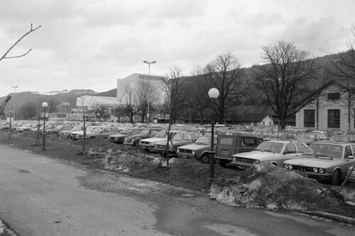 Festspielhaus vom Parkplatz aus