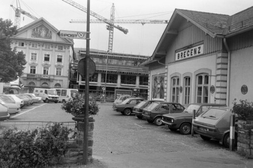 Stadrat Werner Schelling führt eine Delegation aus der Armenischen SSR durch Bregenz