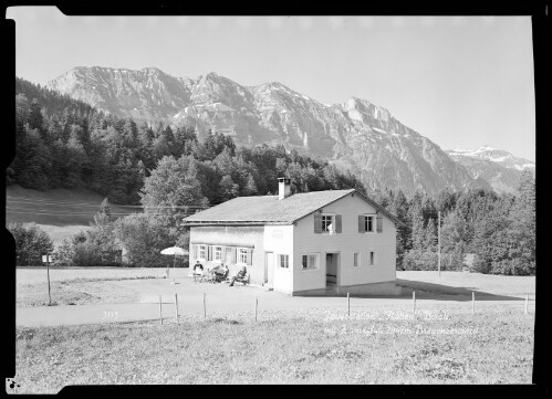 Jausestation  Hütten  Bizau, mit Kanisfluh 2047 m Bregenzerwald