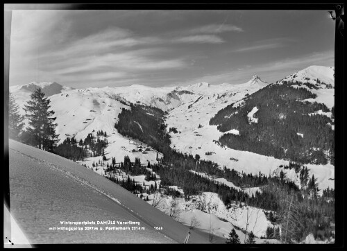 Wintersportplatz Damüls Vorarlberg mit Mittagspitze 2097 m u. Portlerhorn 2014 m
