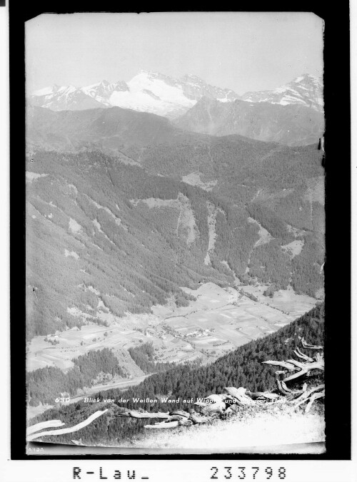 Blick von der Weissen Wand auf Wipptal und Olperer, Tirol