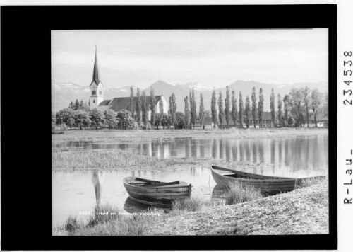 Hard am Bodensee / Vorarlberg : [Pfarrkirche von Hard gegen Hohen Freschen und Hohe Kugel]