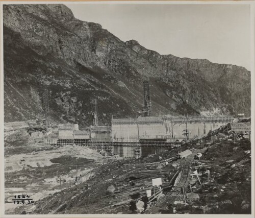 Staumauer Vermunt, Gesamtansicht Wasserseite
