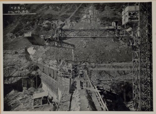 Staumauer Vermunt, von Block 10 gegen Westen gesehen