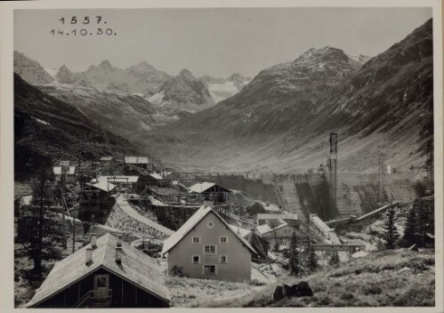 Staumauer Vermunt, Blick vom Kardatschakopf über die Baustelle