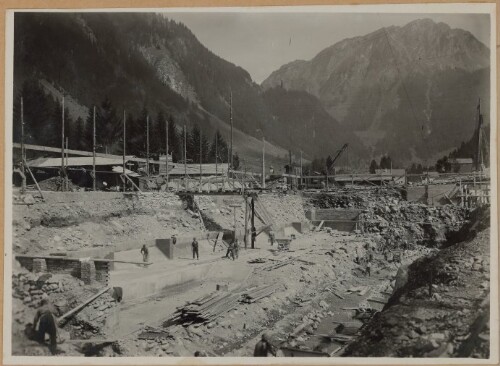 Aushub Krafthaus und Betonierung der Ausgleichschichten unter den Generatorenfundamenten