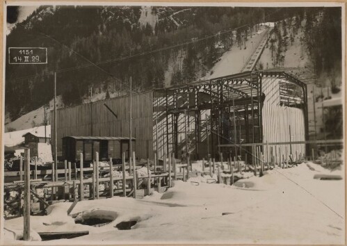 Maschinenhalle während der Umsetzung der Verschalung