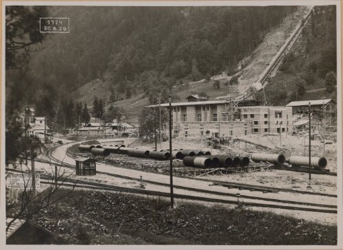 Baustelle Partenen, Krafthaus und Rohrlager