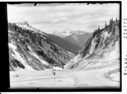 Arlbergstrasse / Blick zur Zimba