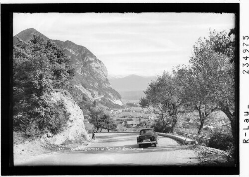 Zirlerbergstrasse in Tirol mit Martinswand