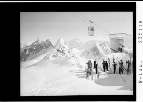 Bergstation Vallugagrat : [Vallugagratstation gegen Weißschrofenspitze und Hohen Riffler]