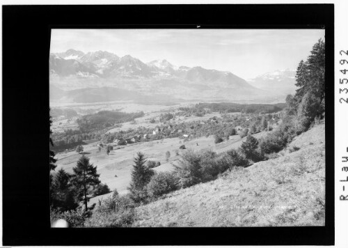 Düns mit Rätikon und Säntisgruppe