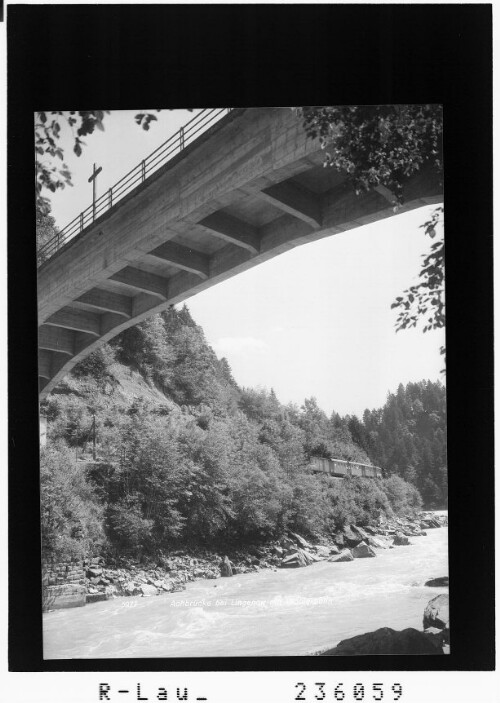 Achbrücke bei Lingenau mit Wälderbahn