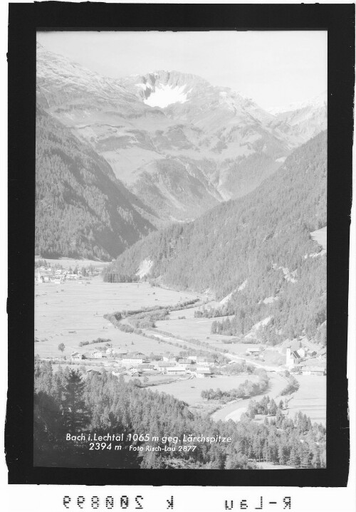 Bach im Lechtal 1065 m gegen Lärchspitze 2394 m