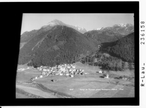 Ischgl im Paznaun gegen Velillspitze 2706 m / Tirol