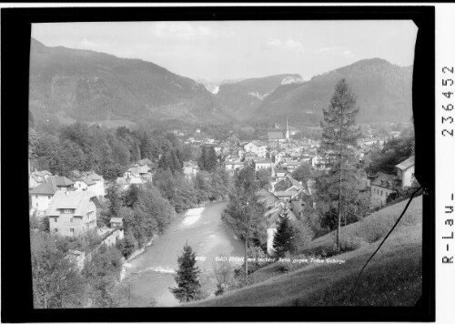 Bad Ischl mit Ischler Ache gegen Totes Gebirge