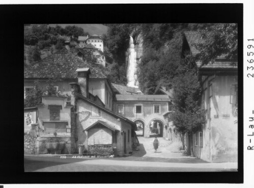 Alt - Hallstatt mit Wasserfall