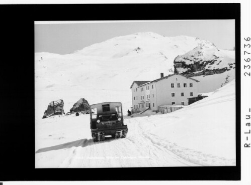 Heidelberger Hütte mit Calguogns / Silvretta : [Die Heidelberger Hütte mit Ils Calcuogns und Piz Calcuons / Samnaungruppe]