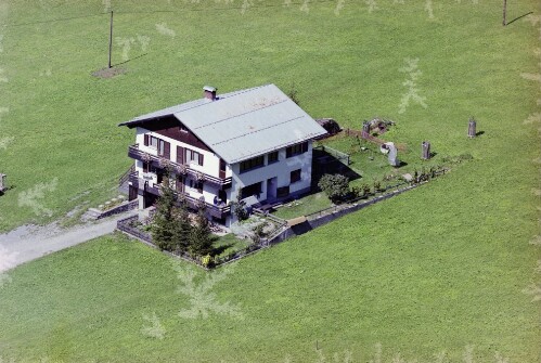 Schrägluftaufnahmen von Gebäuden der Gemeinde Schoppernau