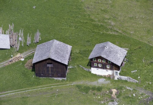 Schrägluftaufnahmen von Gebäuden der Gemeinde Silbertal