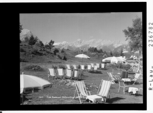 Cafe Restaurant Gschwandtkopf 1550 m / Seefeld / Tirol : [Blick vom Gschwandtkopf gegen das Wetterstein Gebirge mit der Zugspitze]