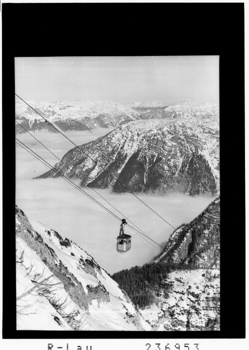 Krippensteinbahn mit Nebelmeer über Obertraun