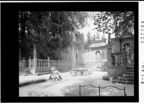 Salzburg / Hellbrunn / Fürstentisch mit Wasserspiele