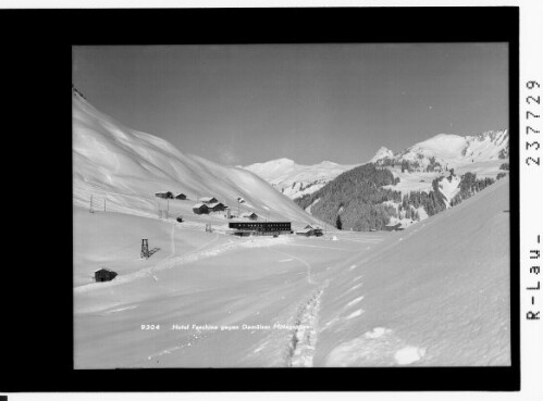 Hotel Faschina gegen Damülser Mittagspitze