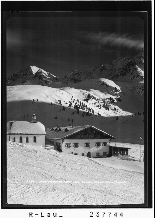 Hotel Jagdschloss / Kühtai gegen Gaiskogel 2820 m und Drei Seen Lift