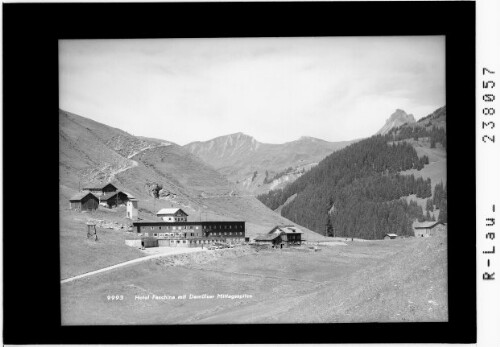 Hotel Faschina mit Damülser Mittagsspitze