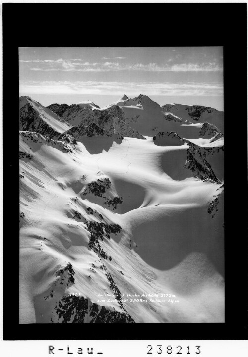 Aufstieg von der Hochstubaihütte 3173 m zum Zuckerhütl 3505 m / Stubaier Alpen