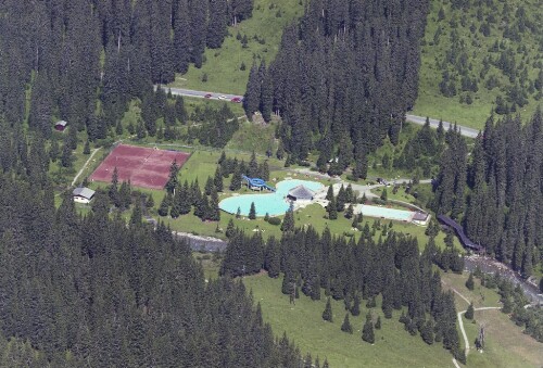 Schrägluftaufnahmen von Gebäuden der Gemeinde Lech, Zug