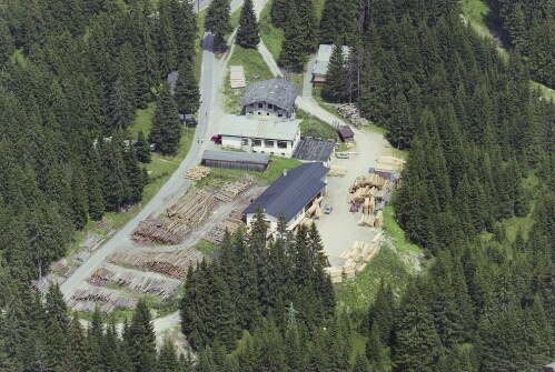 Schrägluftaufnahmen von Gebäuden der Gemeinde St. Anton am Arlberg