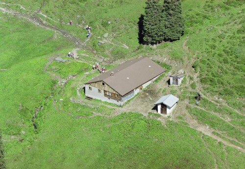 Schrägluftaufnahmen von Gebäuden der Gemeinde Mittelberg, Baad