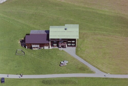 Schrägluftaufnahmen von Gebäuden der Gemeinde Lech