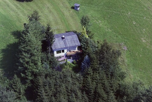 Schrägluftaufnahmen von Gebäuden der Gemeinde Buch