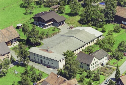 Schrägluftaufnahmen von Gebäuden der Gemeinde Weiler