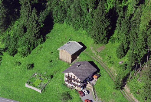 Schrägluftaufnahmen von Gebäuden der Gemeinde St. Anton im Montafon