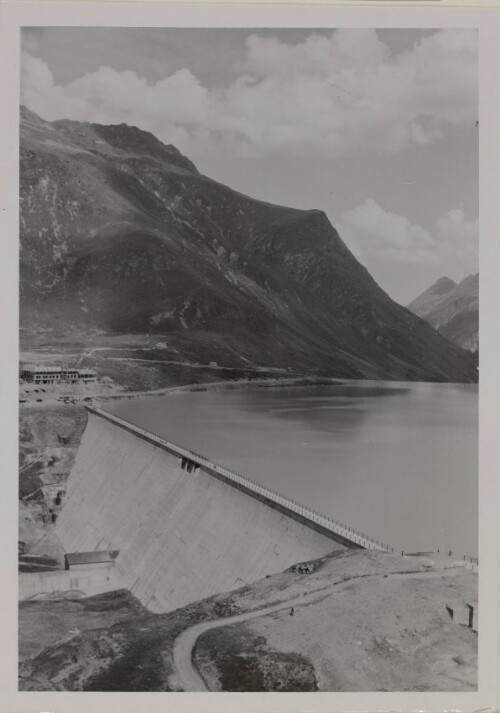 Speicher Obervermunt mit Staumauer