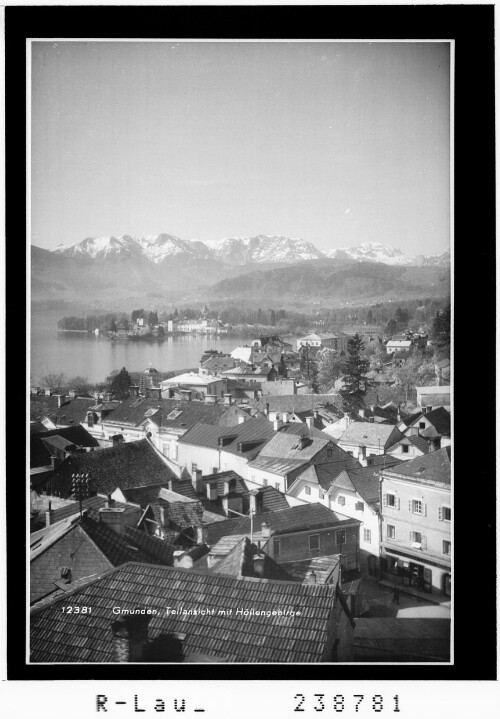 Gmunden / Teilansicht mit Höllengebirge