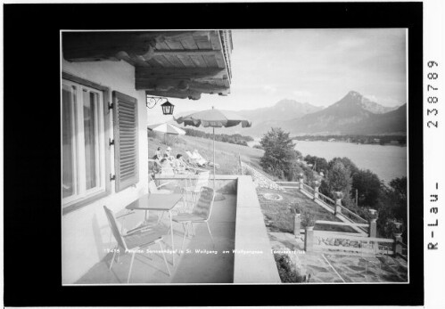 Pension Sonnenhügel in St. Wolfgang am Wolfgangsee / Terrassenausblick : [Pension Sonnenhügel in Ried bei St.Gilgen gegen Rettenkogel und Sparber]