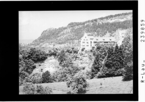 [Schloss Wolfurt mit Blick zum Gebhardsberg]