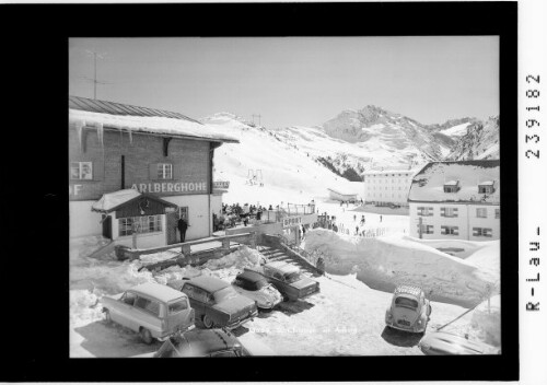 St. Christoph am Arlberg : [Gasthof Arlberghöhe in St.Christoph gegen die Sulzköpfe]