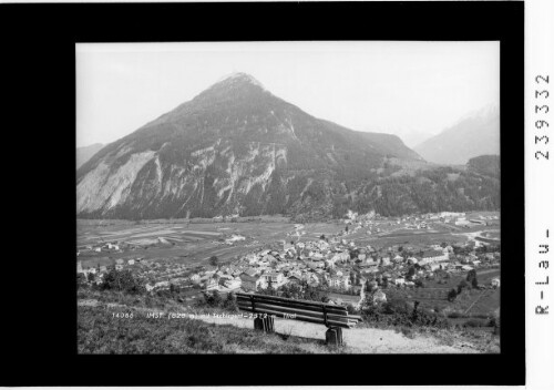 Imst (828 m) mit Tschirgant 2372 m / Tirol